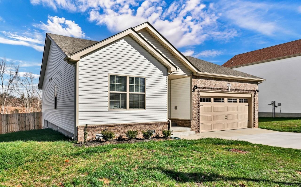 533 Lucky Ln - Photo 4 of 19