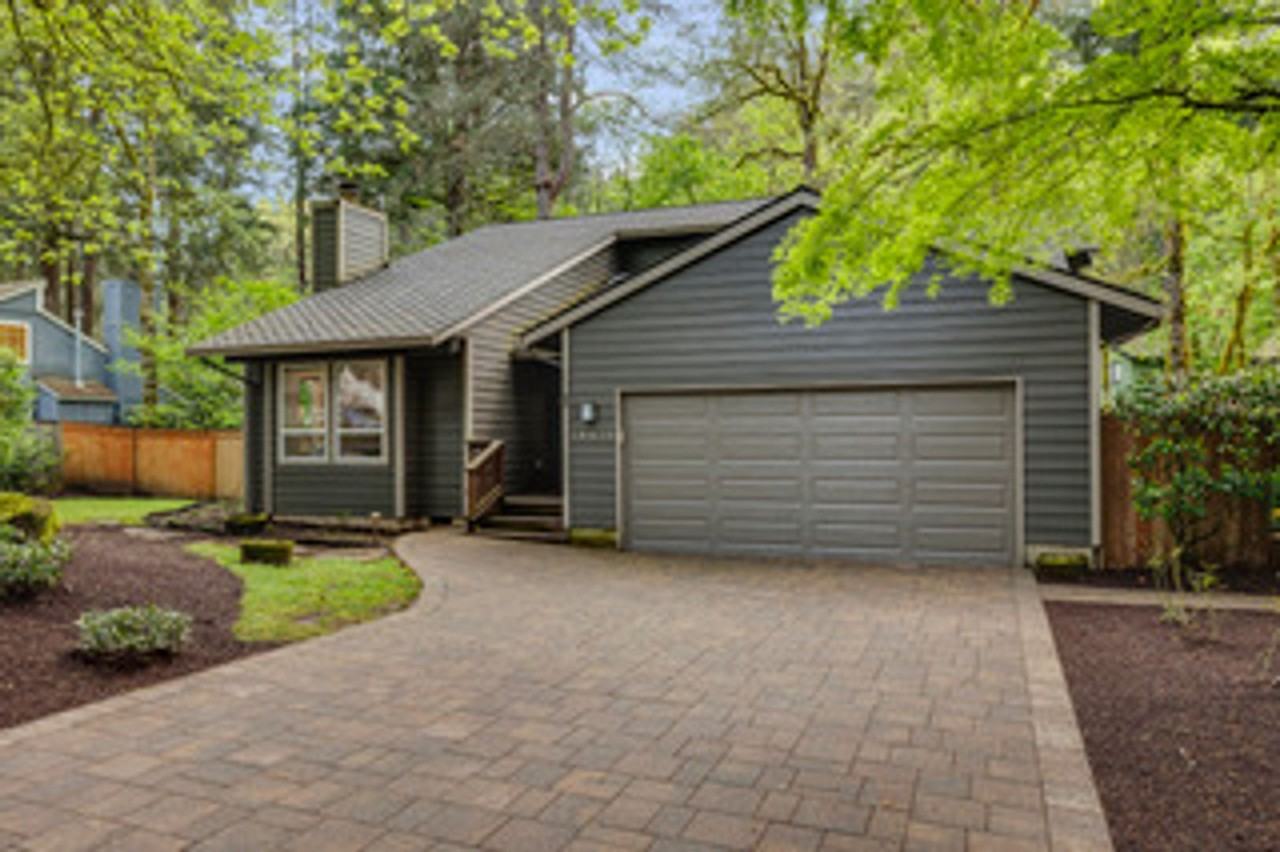 18679 Indian Creek Dr - Photo 3 of 39