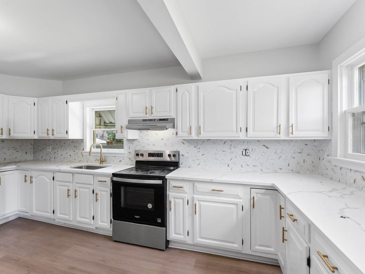 1101 Marne Hwy - Photo 3 of 23