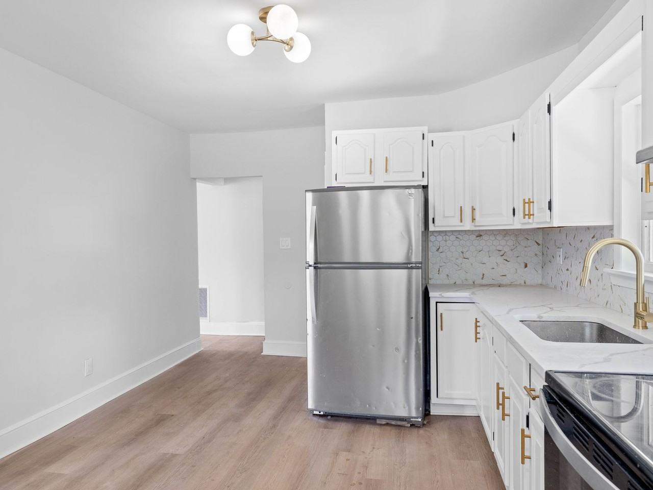 1101 Marne Hwy - Photo 4 of 23