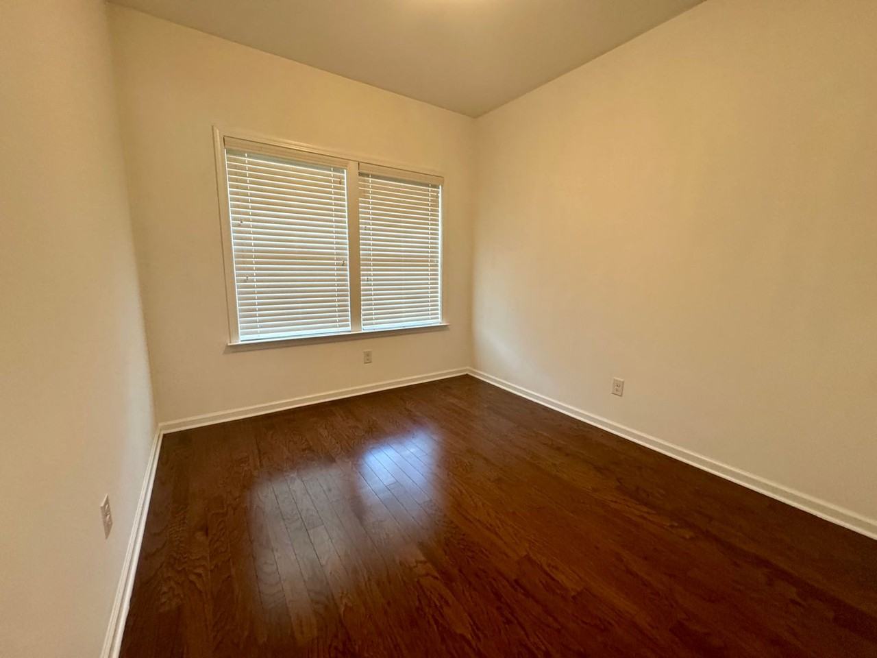 1507 Kellys Landing Dr - Photo 2 of 10