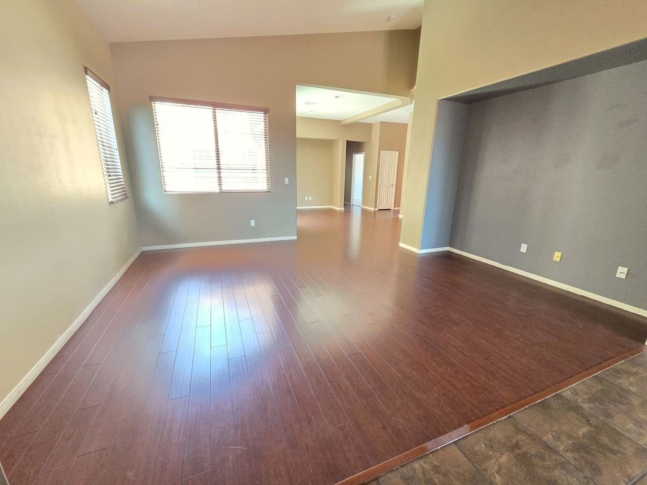 6566 Brooklyn Heights St - Photo 6 of 28