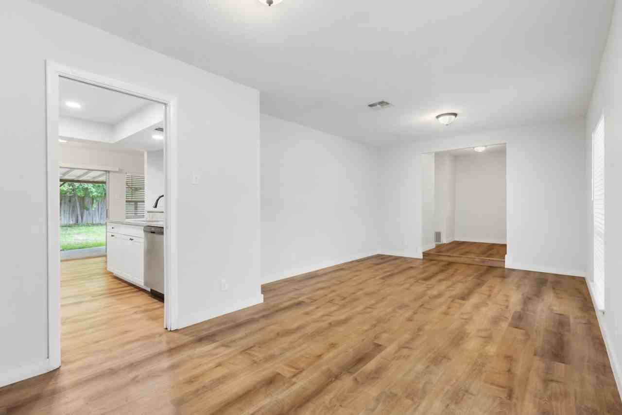8643 Bristlecone St - Photo 7 of 25