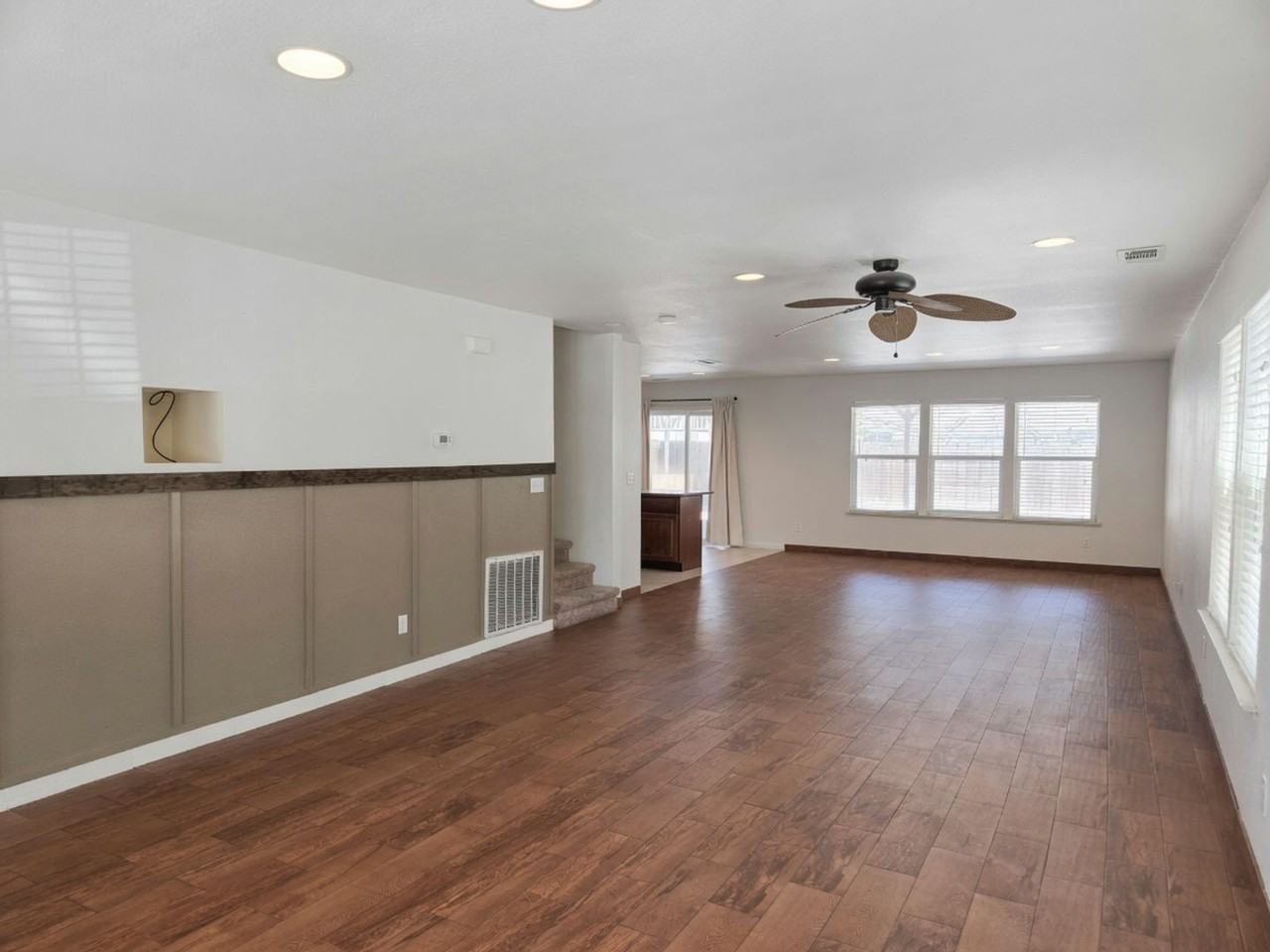 344 Citadel Ave - Photo 4 of 25