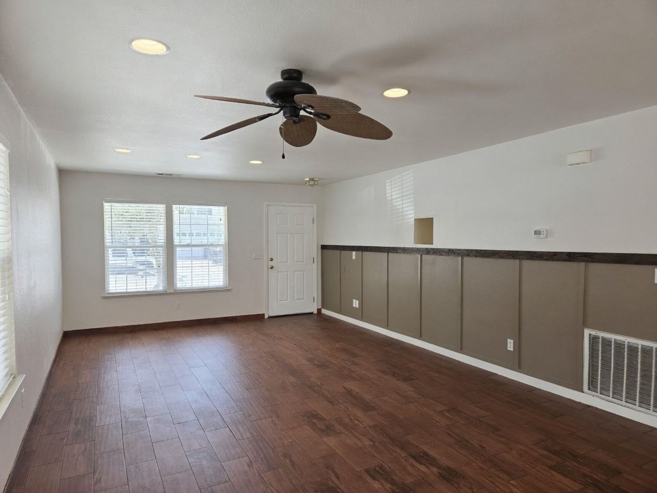 344 Citadel Ave - Photo 6 of 25