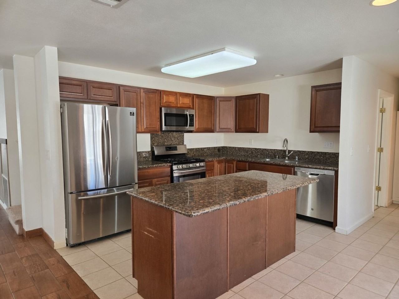 344 Citadel Ave - Photo 7 of 25