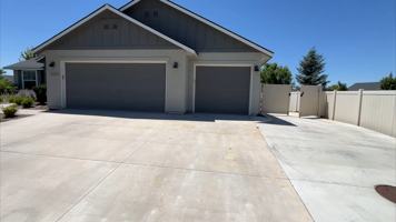featured image of 16863 N Middlefield Way