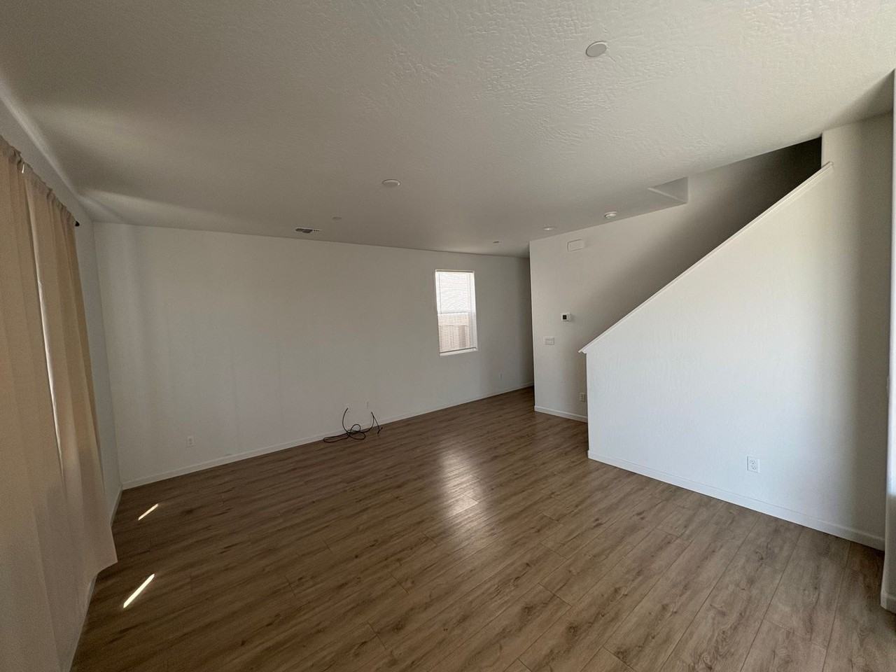 1011 W Payson Ave - Photo 4 of 17