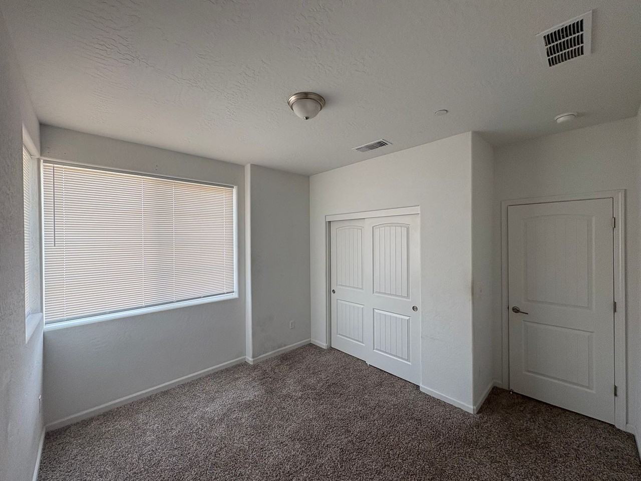 1011 W Payson Ave - Photo 6 of 17