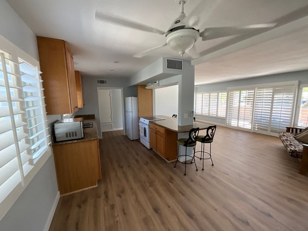 1702 Capri Cir - Photo 5 of 16