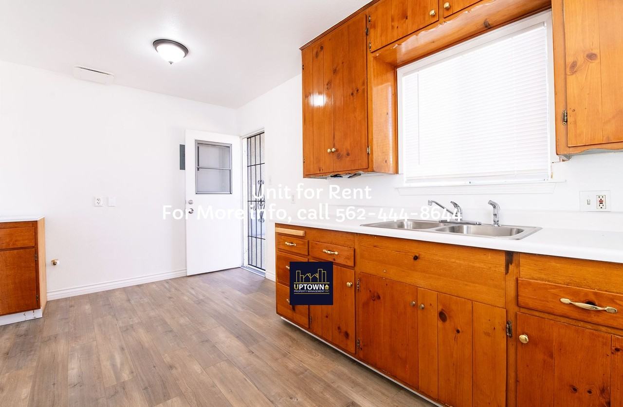 11750 Downey Ave - Photo 7 of 17