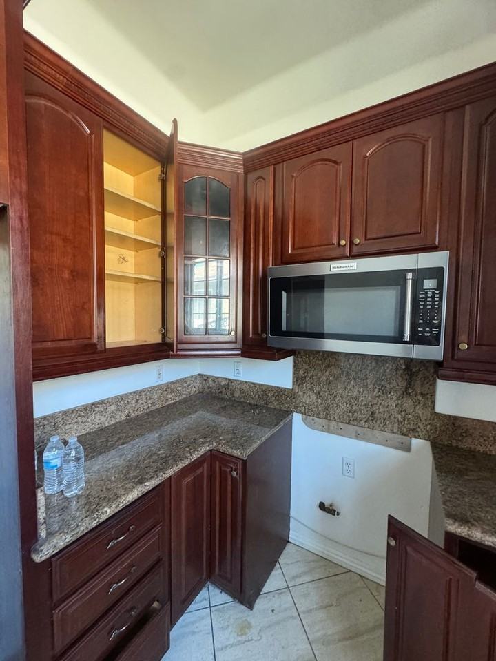 11936 Olive St - Photo 7 of 34