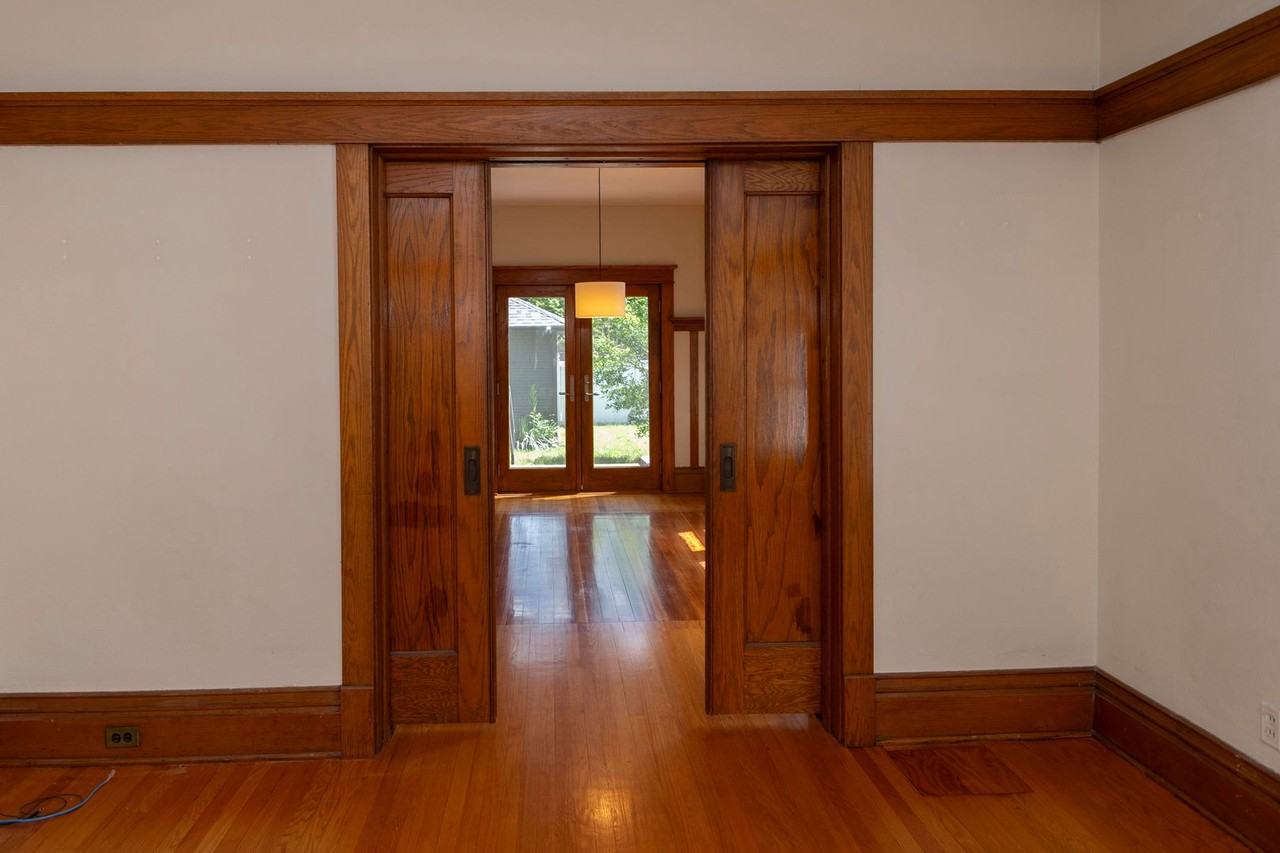1106 Woodward Ave - Photo 3 of 36