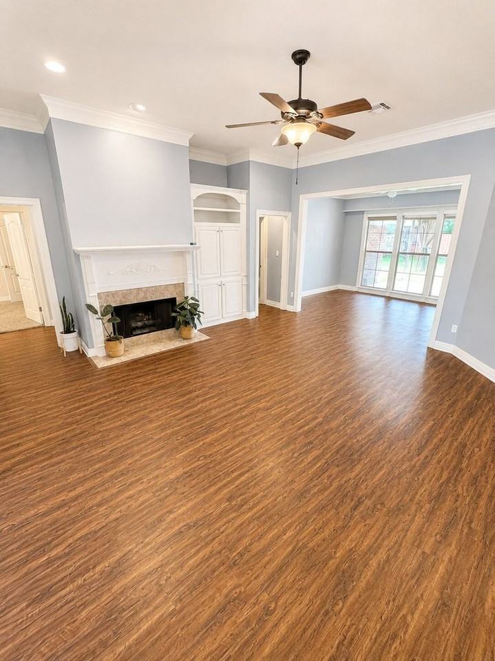 1812 Bayou Bend Dr - Photo 2 of 11