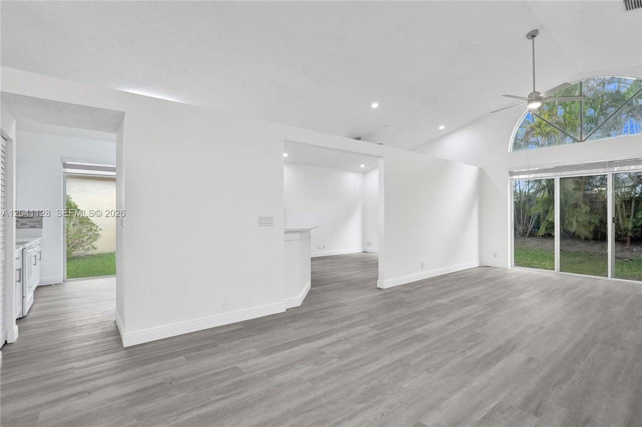6931 Nw 34th St - Photo 5 of 25