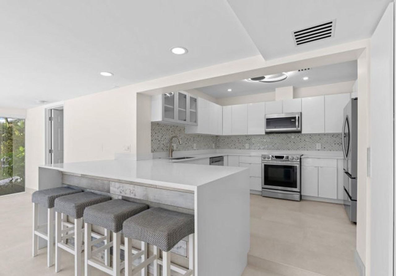 391 Se 7th Ave - Photo 4 of 22