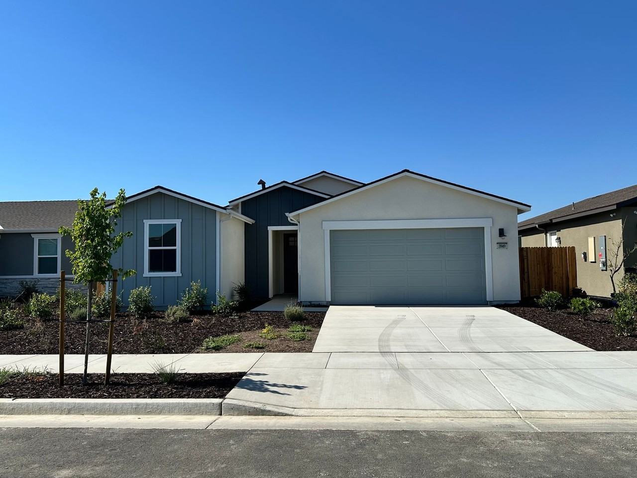 3949 W Sunnyview Ave - Photo 2 of 20