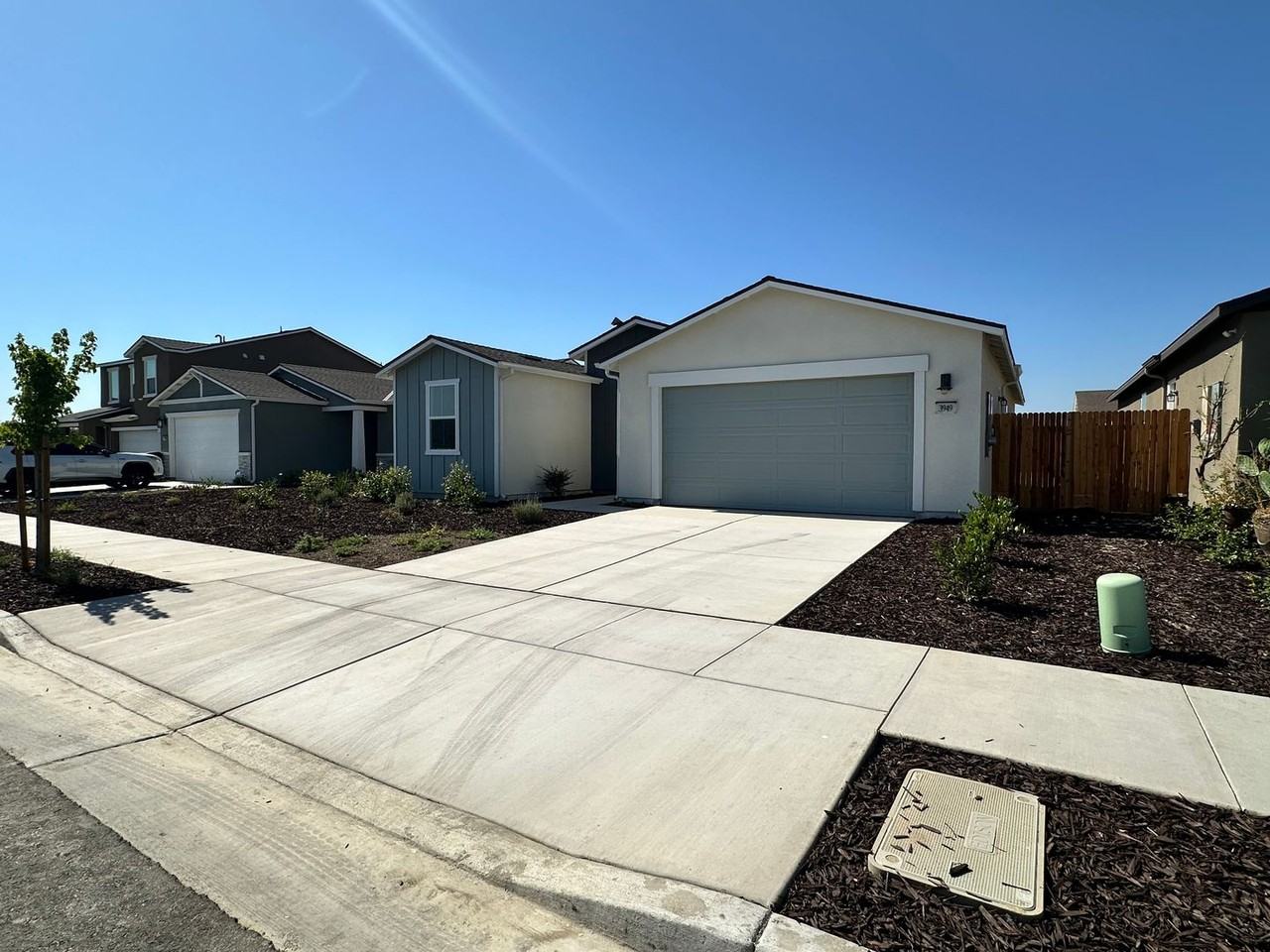 3949 W Sunnyview Ave - Photo 3 of 20