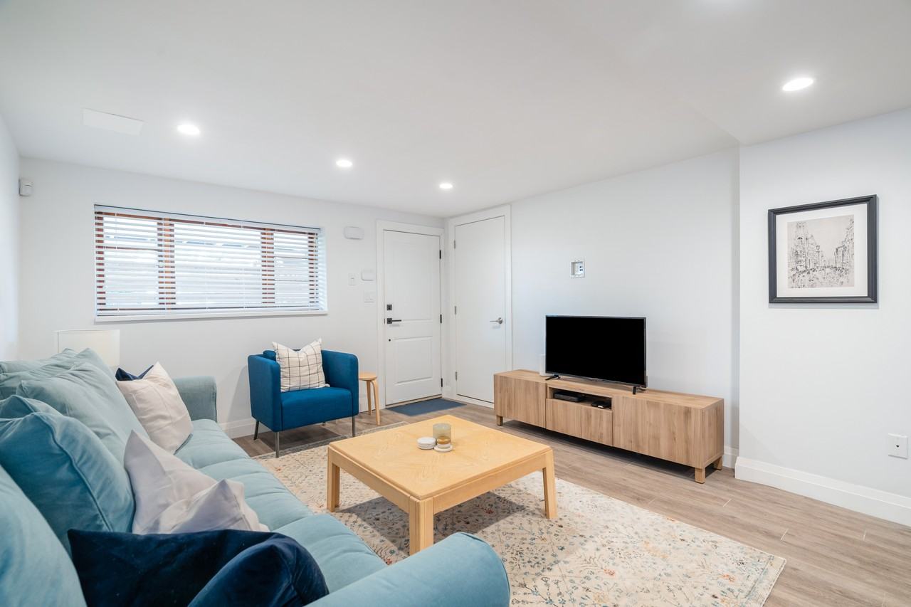 2621 East 5th Avenue - Photo 5 of 19
