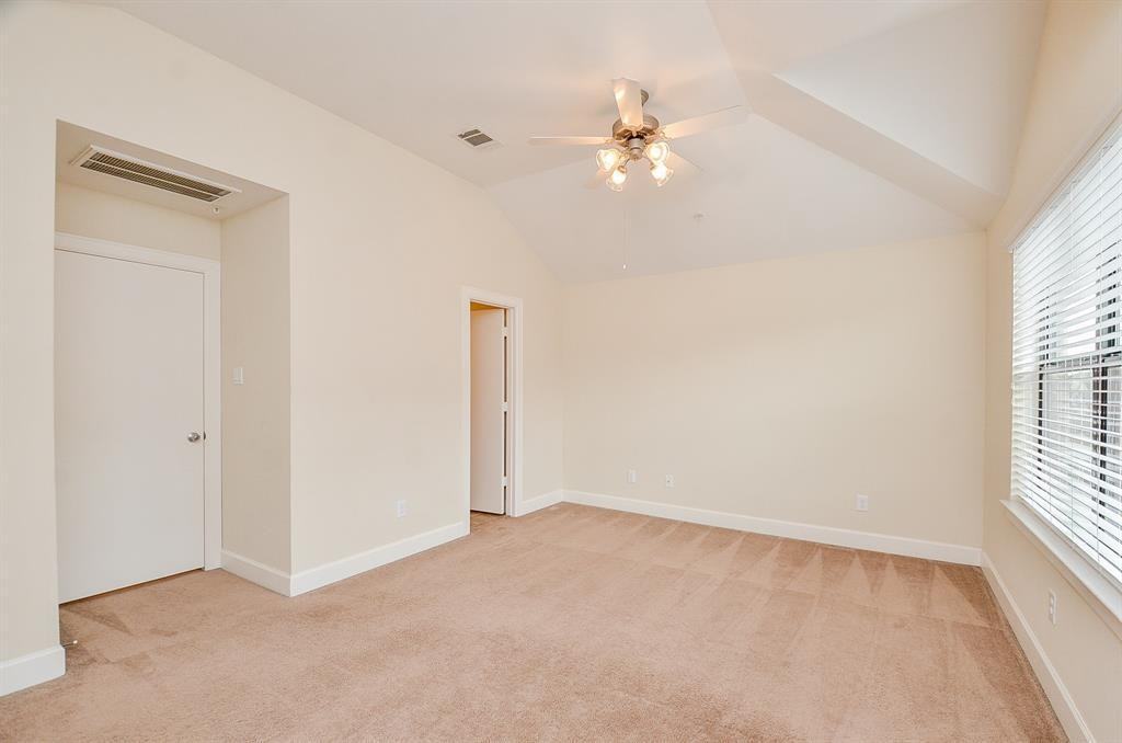 11315 Main St #1 - Photo 5 of 32