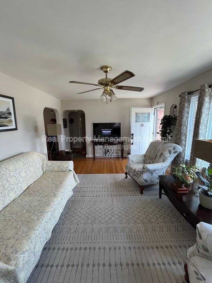 1602 Terrace St - Photo 3 of 26