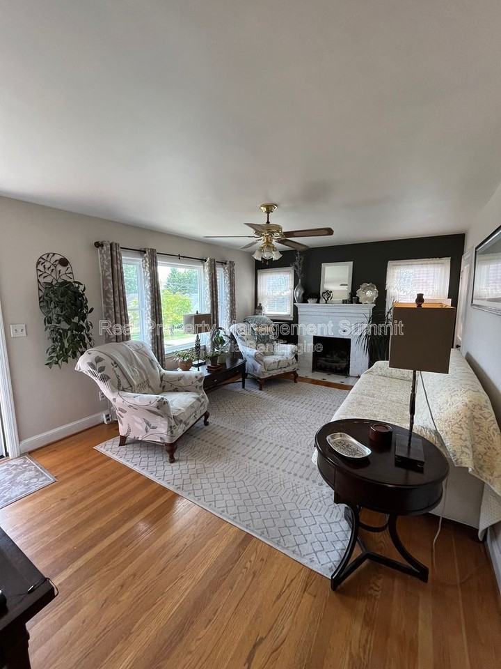 1602 Terrace St - Photo 4 of 26