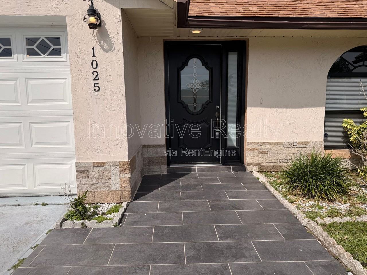 1025 Derbyshire Dr - Photo 2 of 27