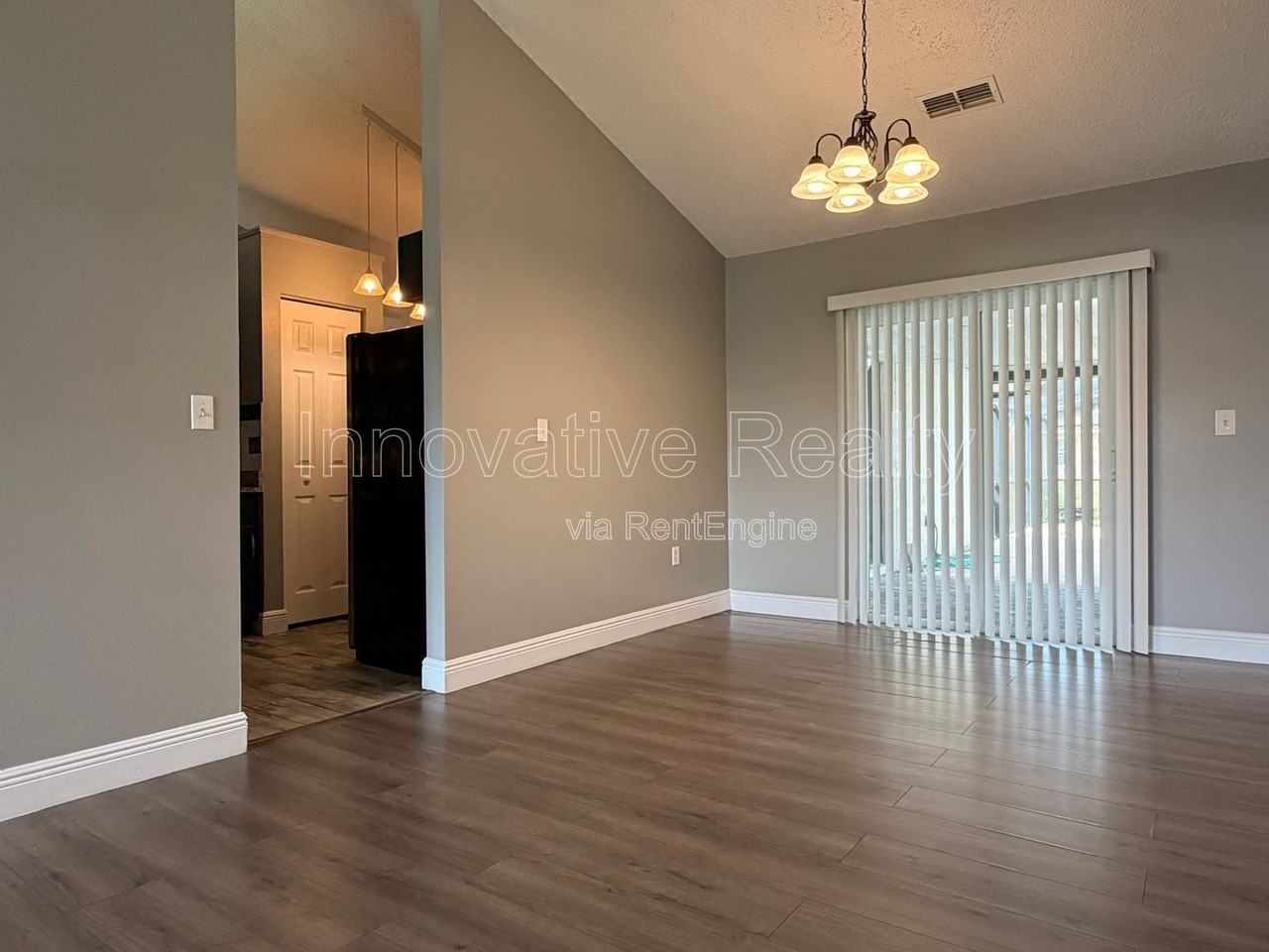 1025 Derbyshire Dr - Photo 4 of 27
