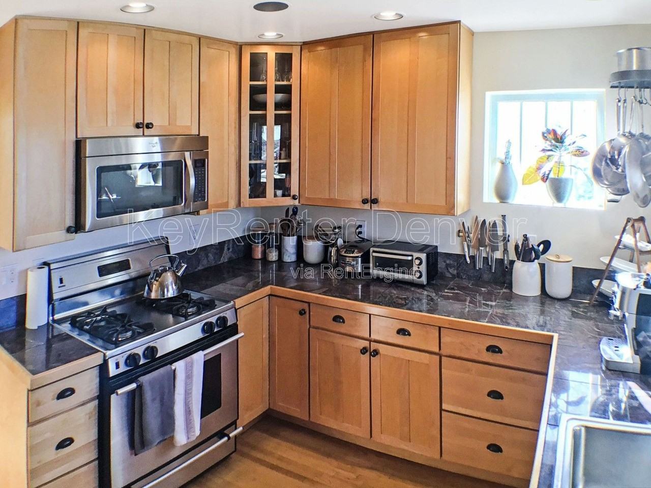 485 S York St - Photo 5 of 27