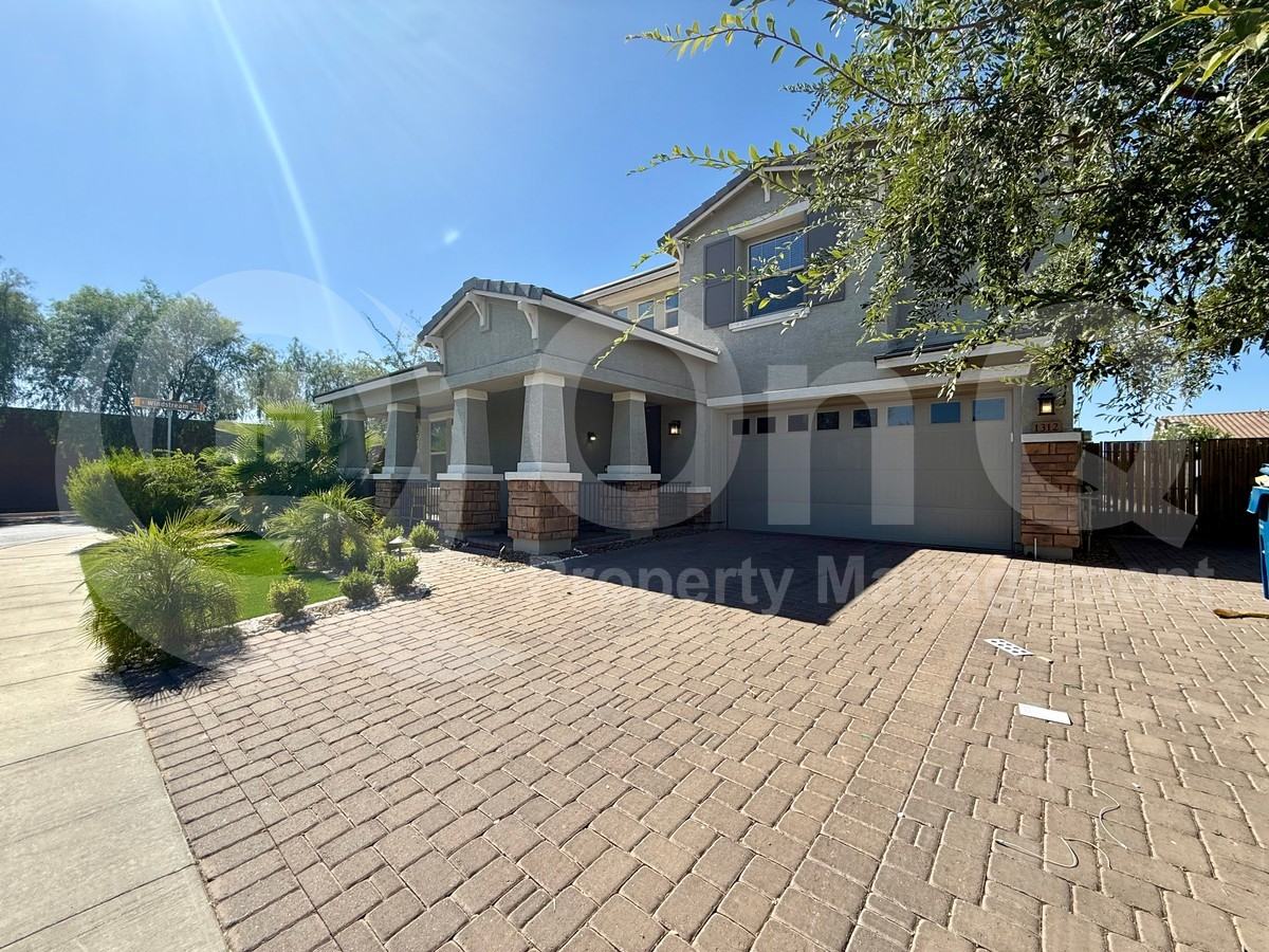 1312 E Gemini Pl - Photo 2 of 22
