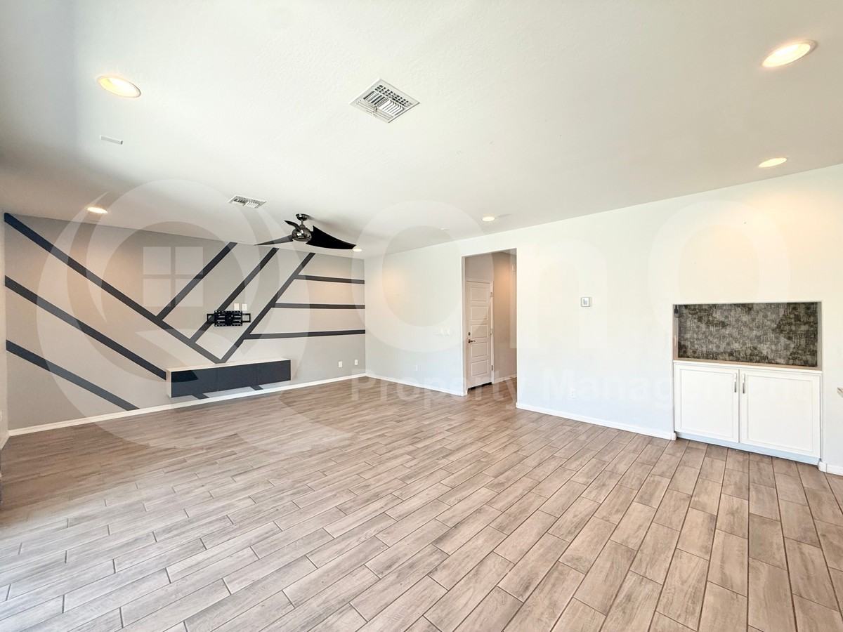 1312 E Gemini Pl - Photo 4 of 22
