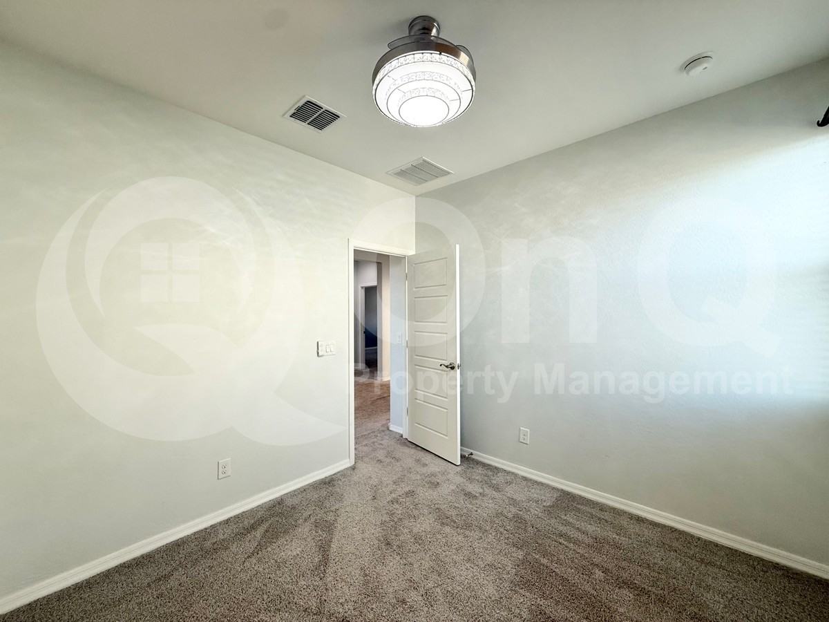 1312 E Gemini Pl - Photo 7 of 22