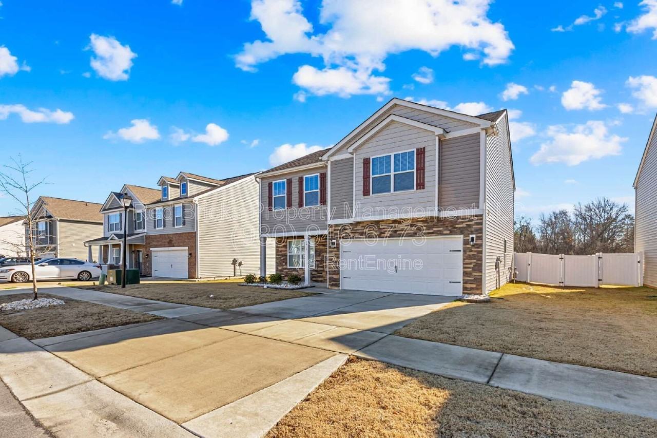 4015 Meadow Green Dr - Photo 3 of 29