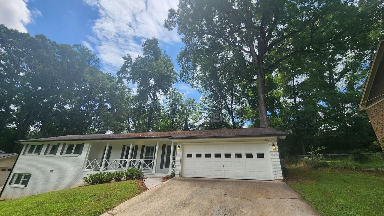3775 Tree Bark Trl