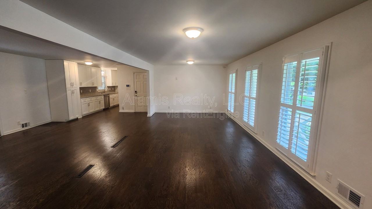 3775 Tree Bark Trl - Photo 3 of 20