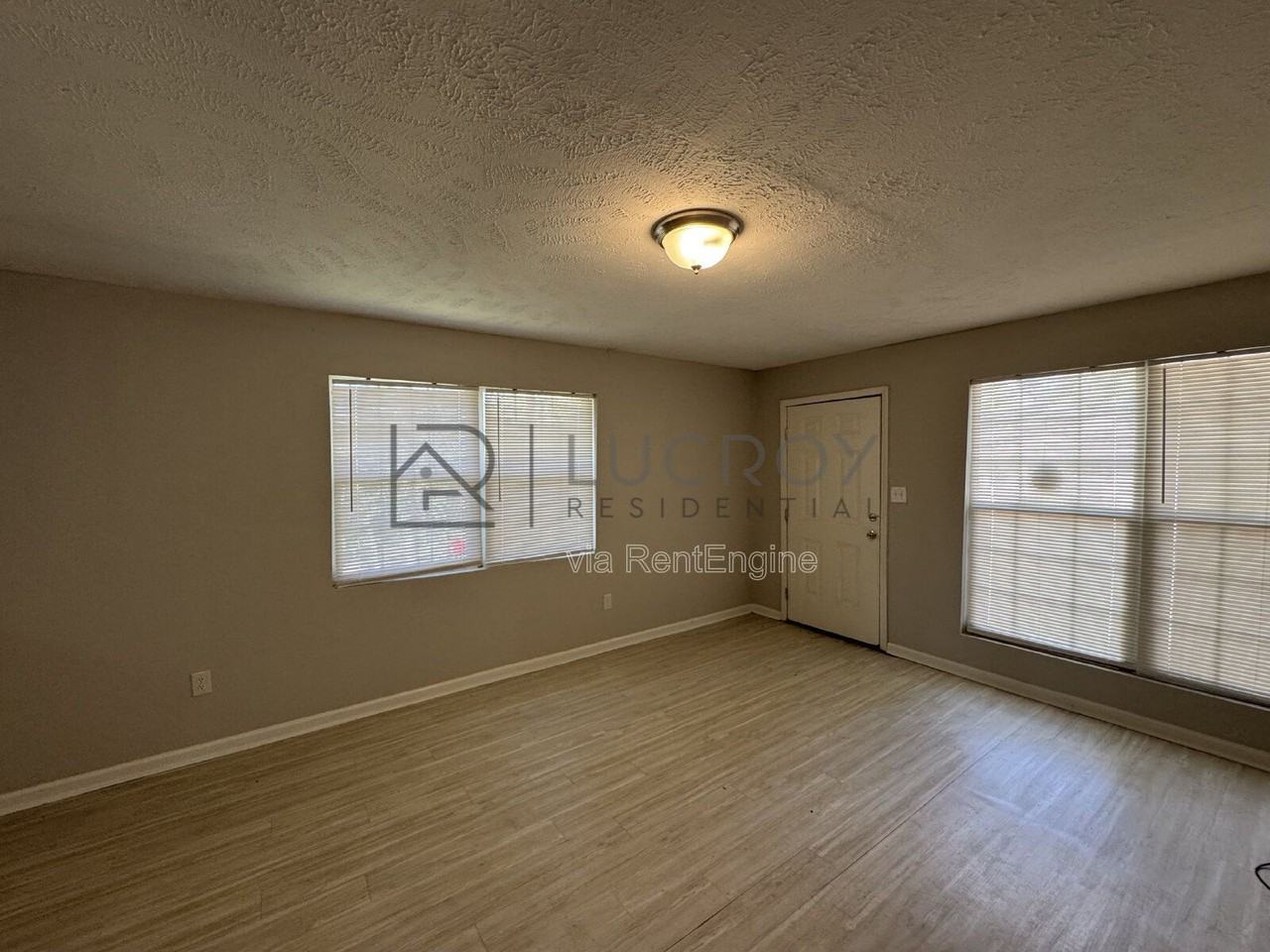 229 Lawrence Rd - Photo 2 of 10