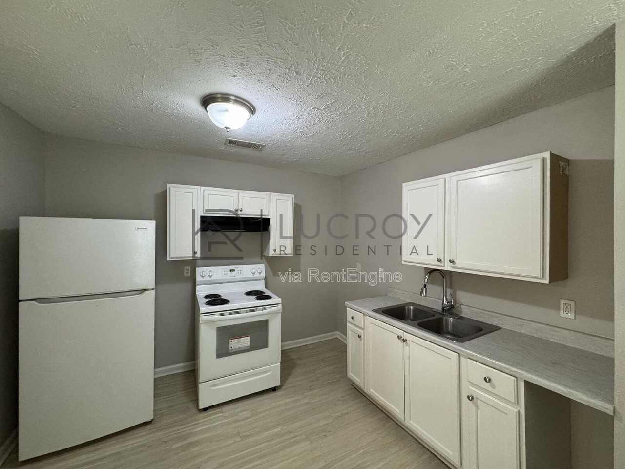 229 Lawrence Rd - Photo 5 of 10