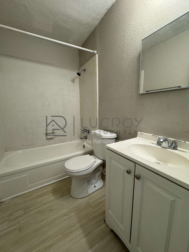 229 Lawrence Rd - Photo 6 of 10