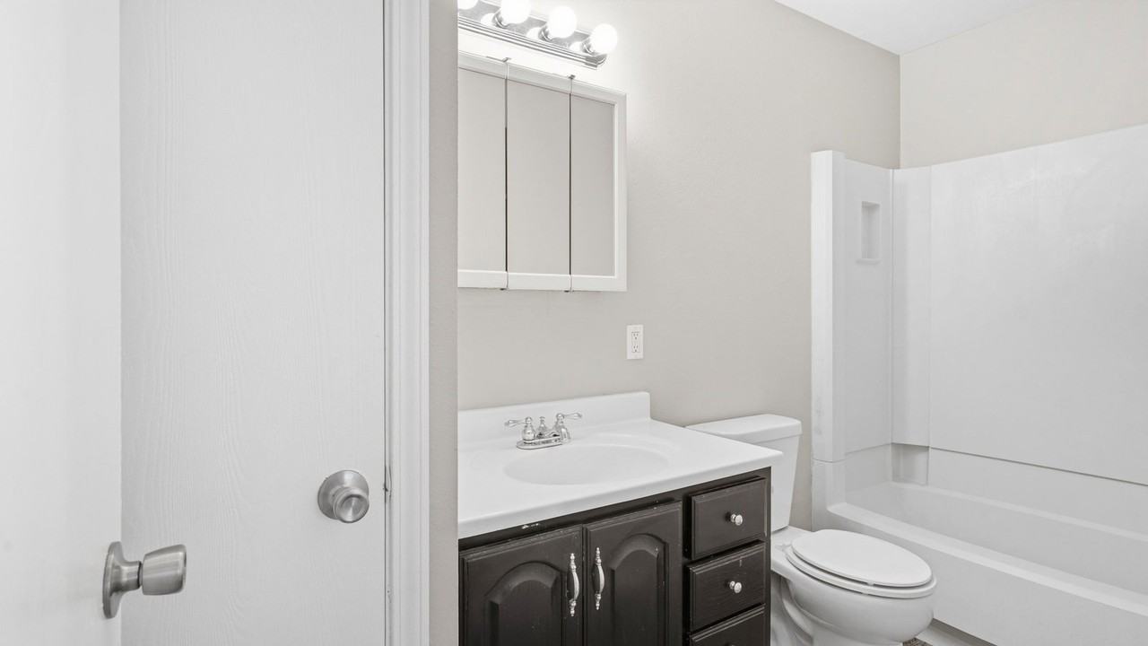5923 Walnut Cir #F15 - Photo 3 of 8