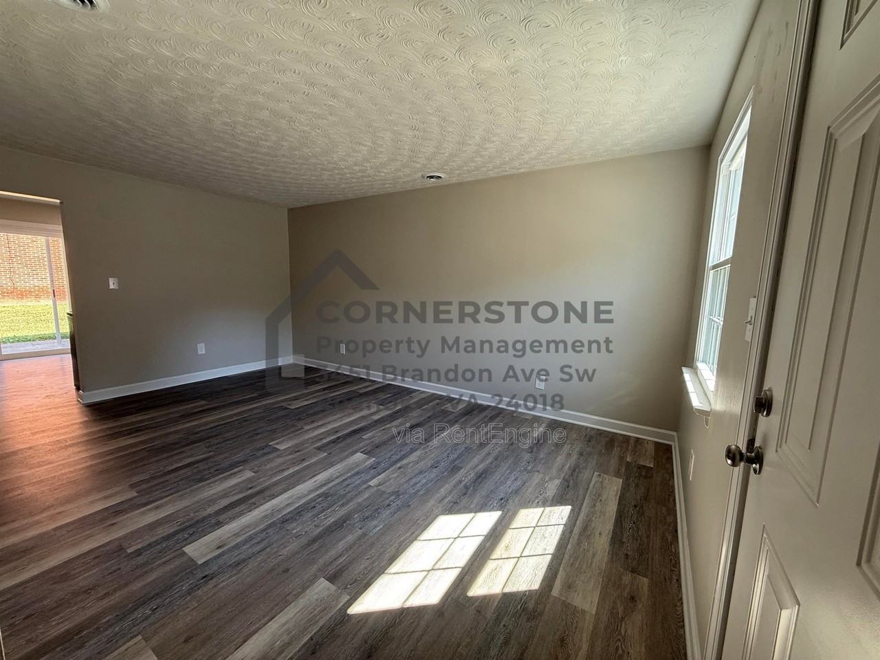 1902 Yeager Ave Ne #4 - Photo 5 of 15