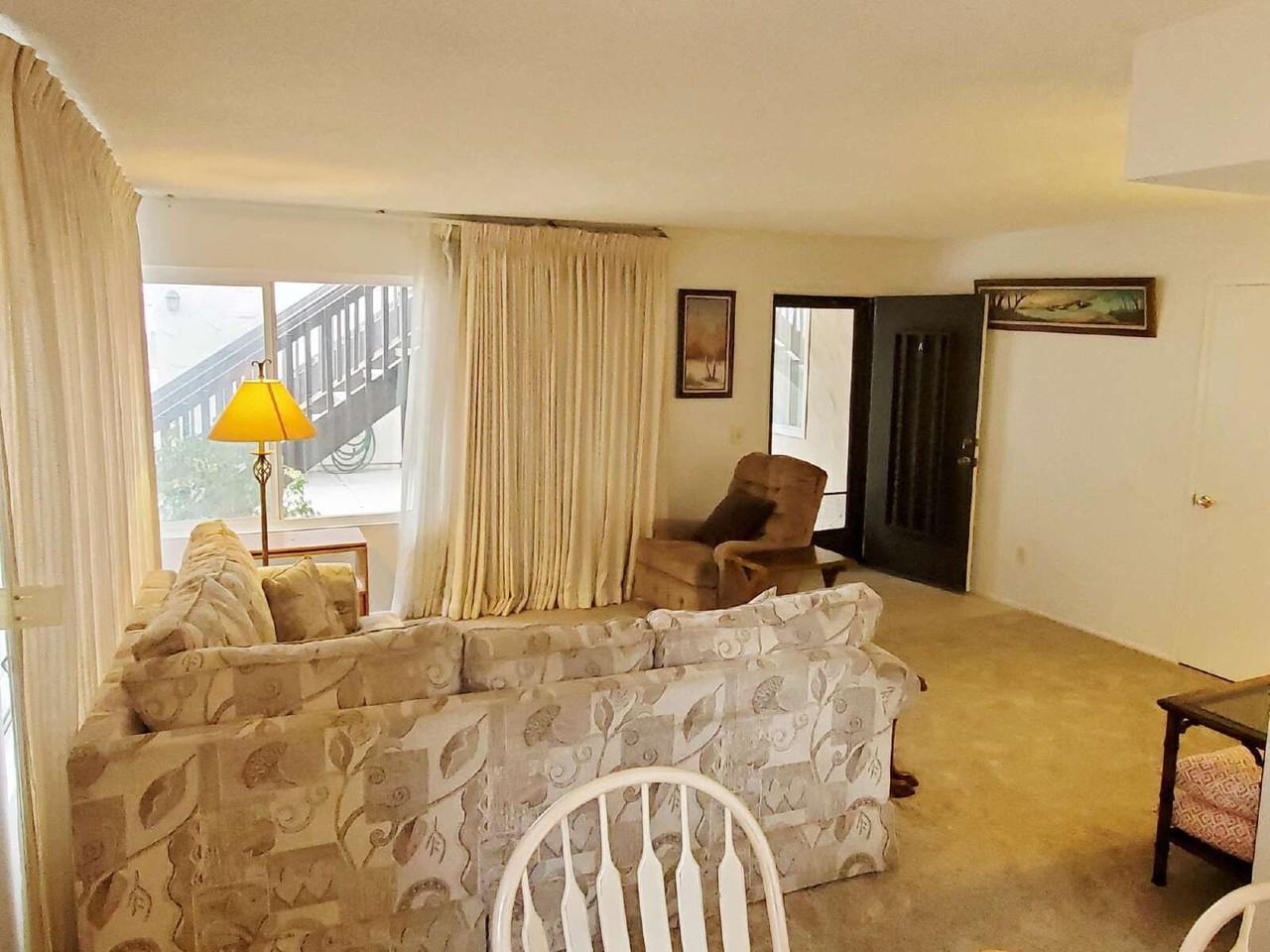 159 Redwood Ave #A - Photo 3 of 15