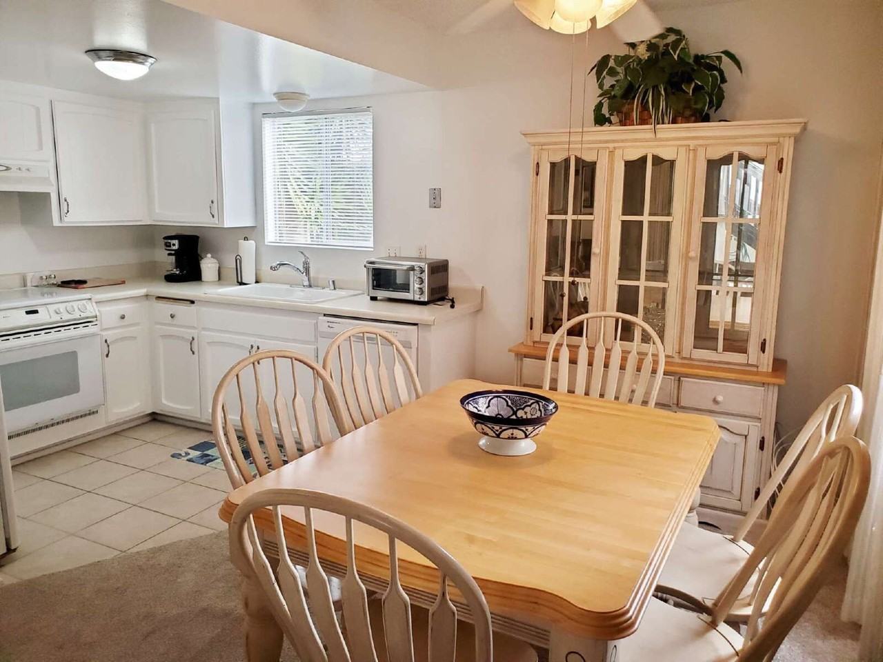 159 Redwood Ave #A - Photo 7 of 15