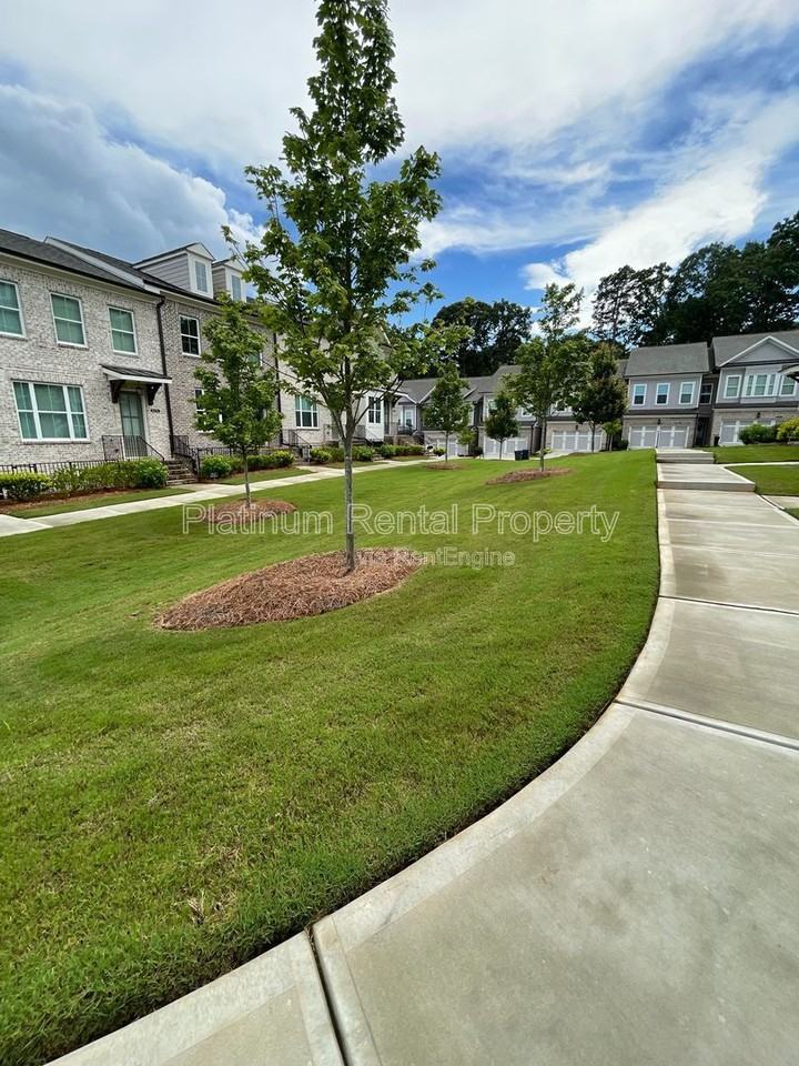 5221 Riden Ct - Photo 4 of 50