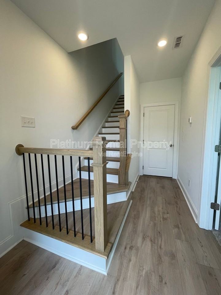 5221 Riden Ct - Photo 7 of 50