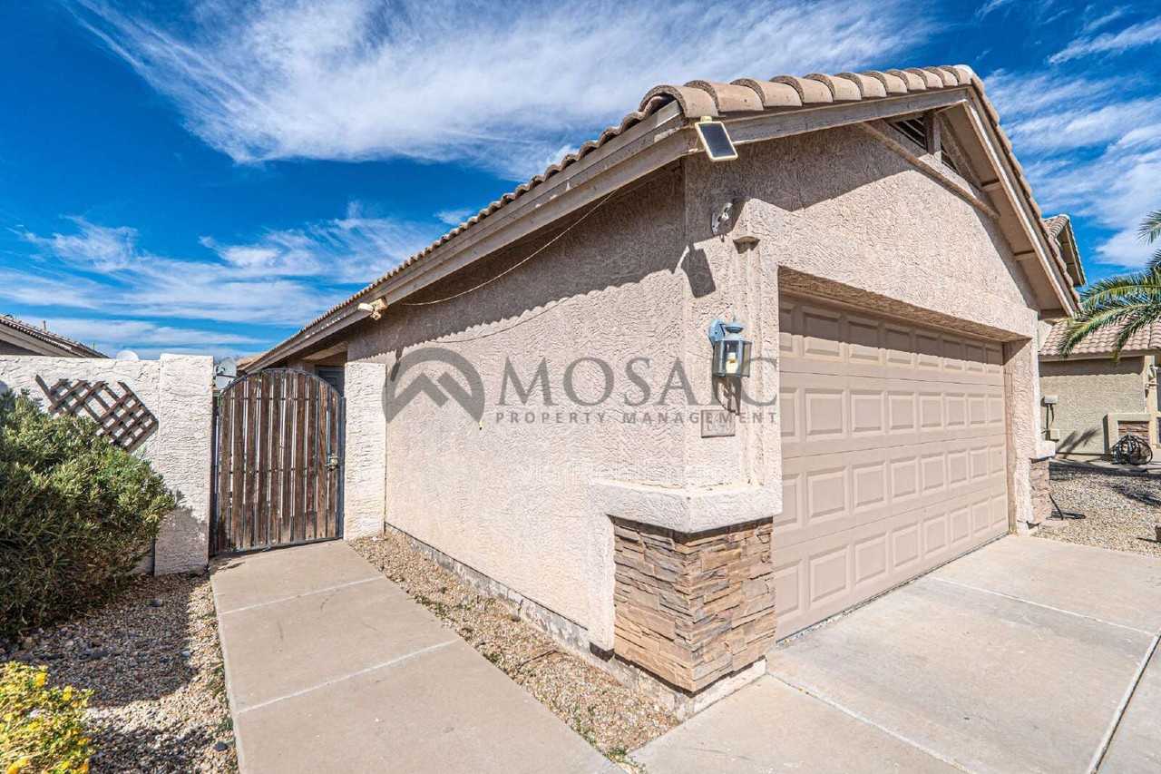 8646 E Nido Ave - Photo 2 of 20