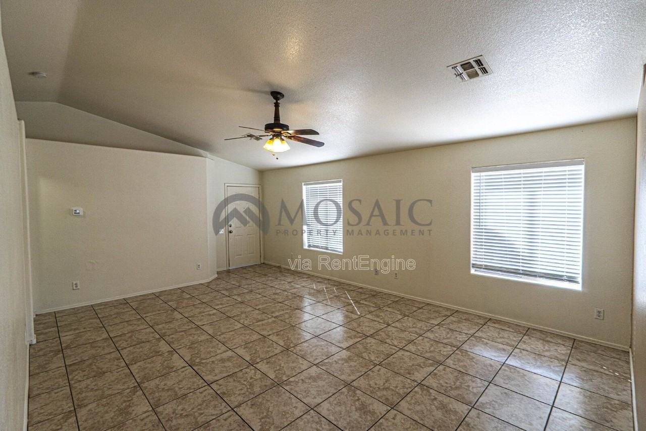 8646 E Nido Ave - Photo 5 of 20