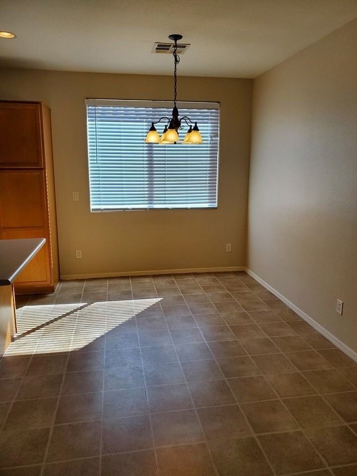 18055 W Vogel Ave - Photo 5 of 19