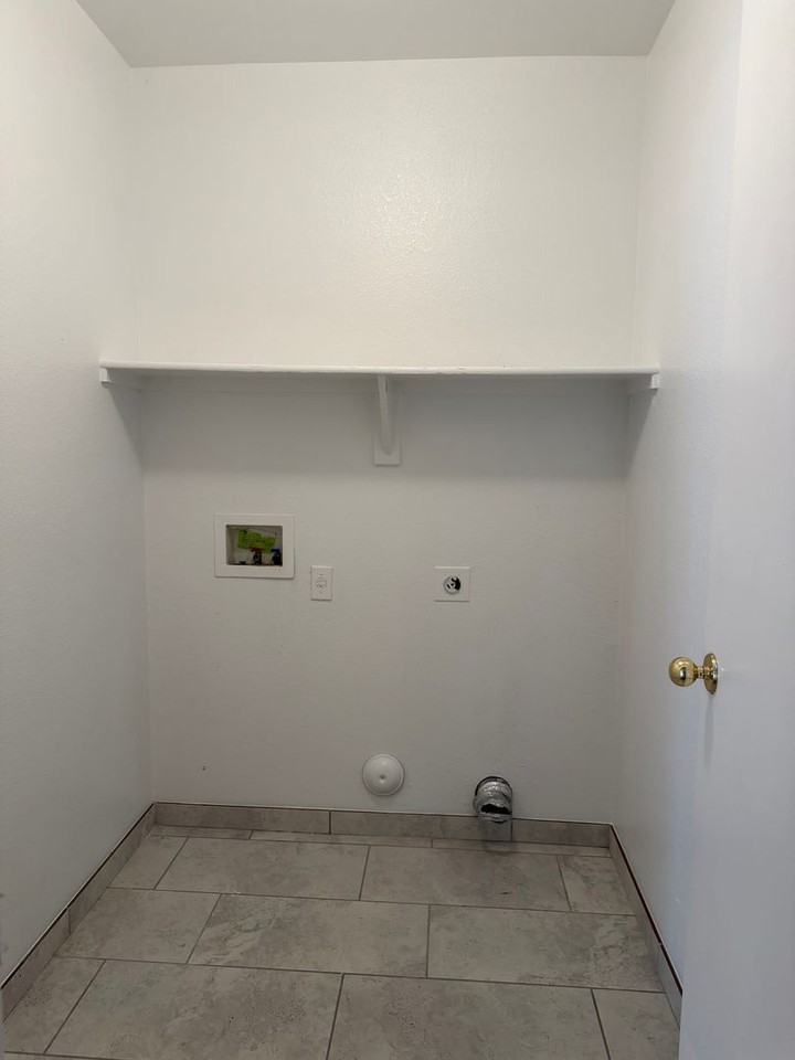 9247 W Brown St - Photo 6 of 15