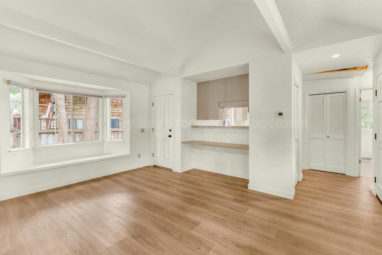 706 Crocker Ave - Photo 4 of 26