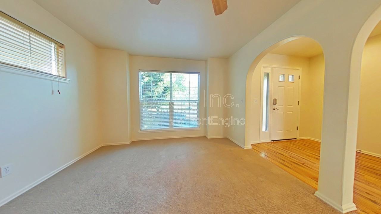 3523 Se Midvale Dr - Photo 2 of 16